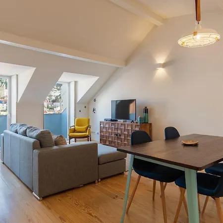 شقة Lovelystay - With Castle View