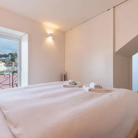 Apartment Lovelystay - With Castle View *