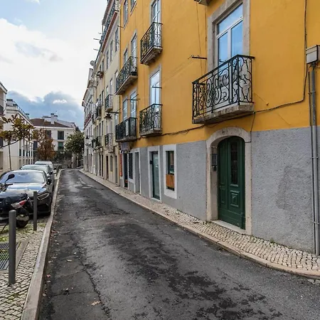 Lovelystay - With Castle View Appartement Lissabon